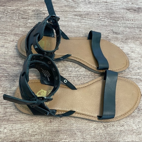 Crown Vintage Studded Strappy Sandals Black - Picture 2 of 6